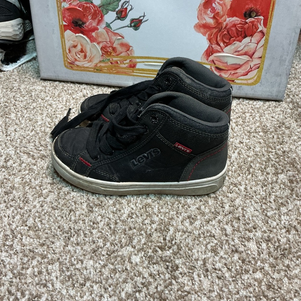 Levi's Kids Black and Red Sneakers